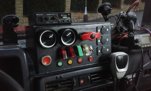 Консоль приладової панелі Nissan Patrol Y60 - 3