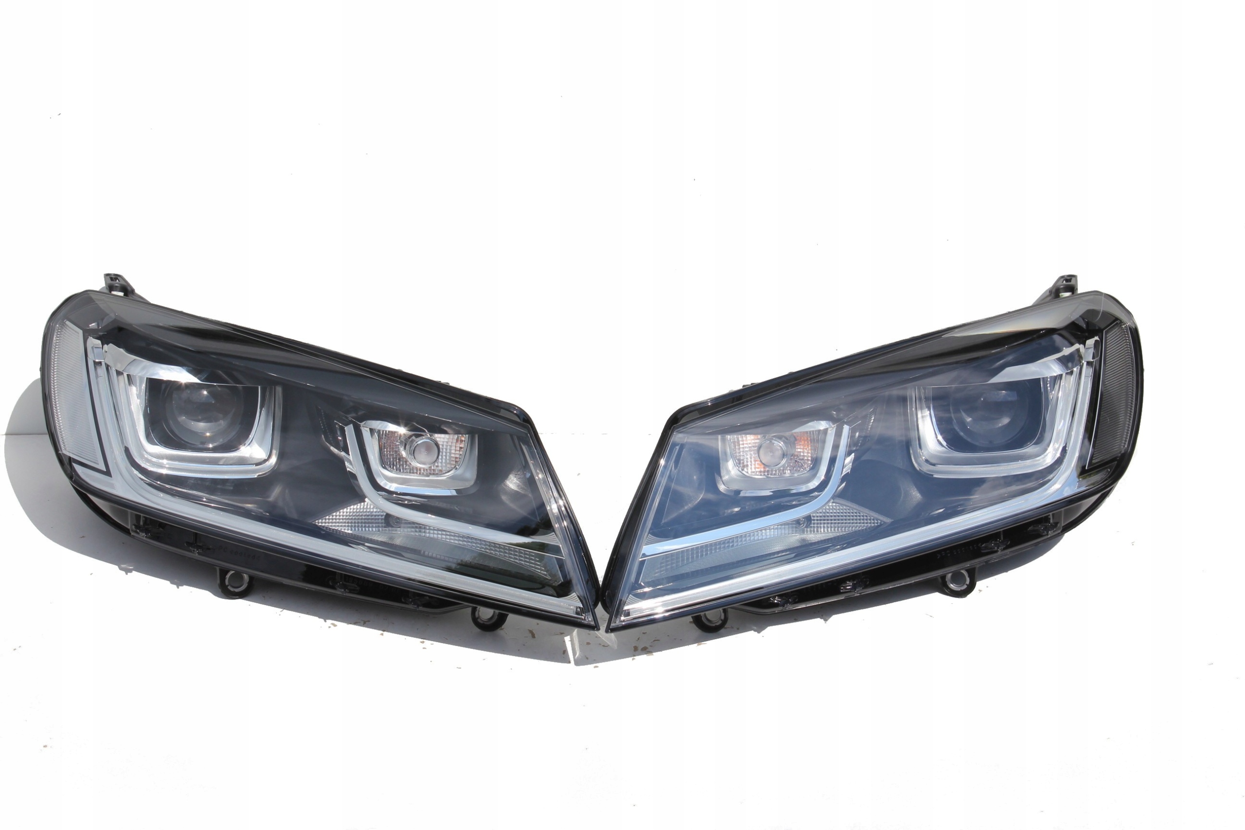 Reflektor Lampa Vw Touareg II Lift 7P1941033A/034A Strona zabudowy lewe + prawe