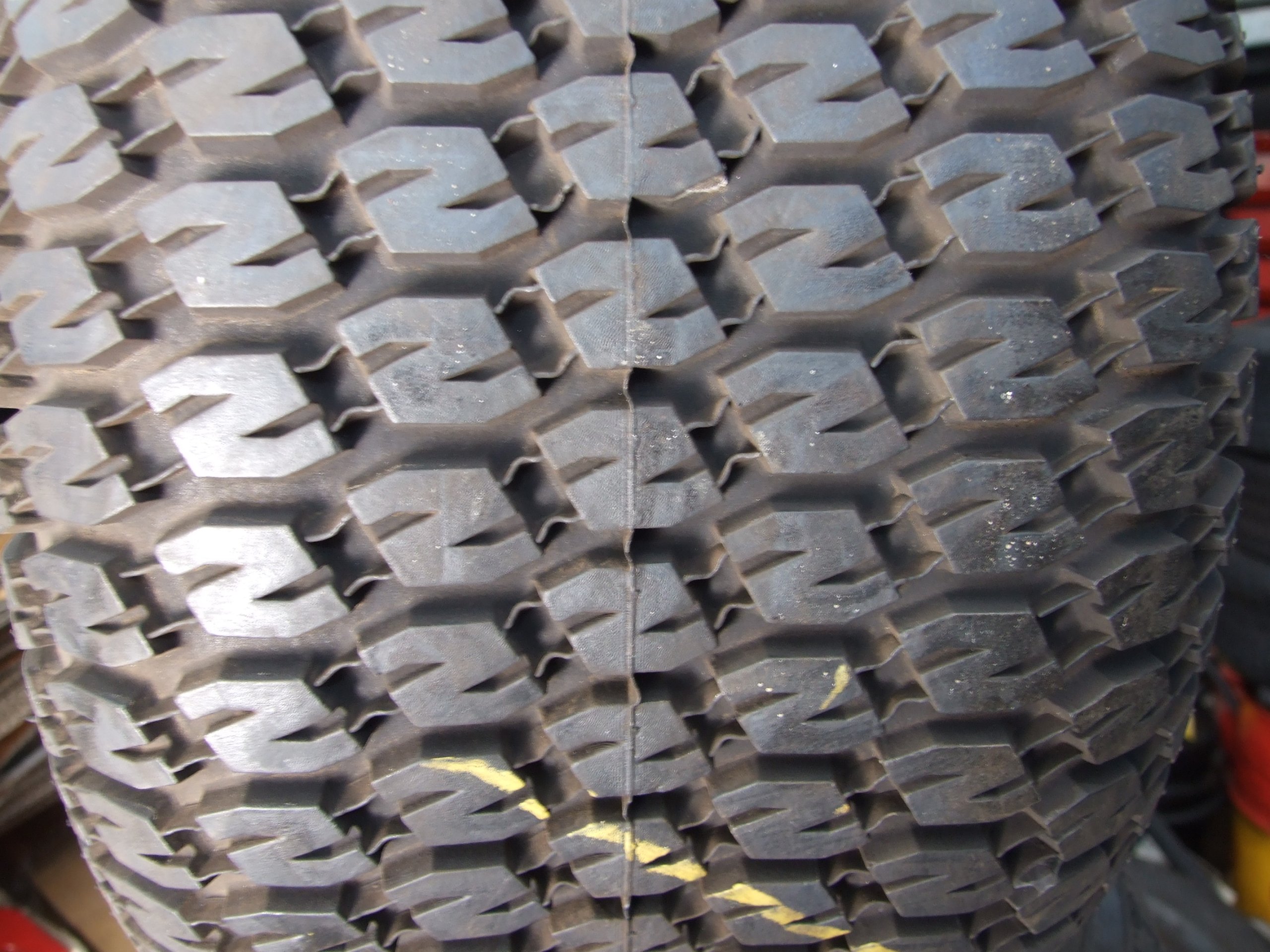 Новая шина 1шт 22.5x10.00-8 2PR TITAN