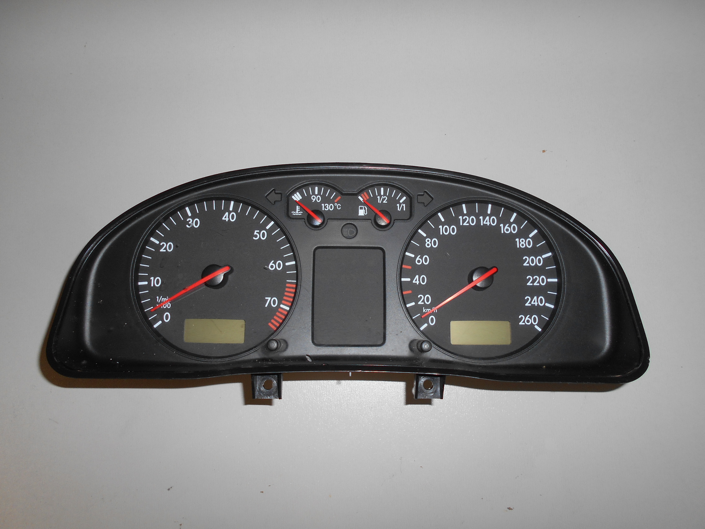 спидометр часы vw PASSAT B5 1.8 3B0919881F