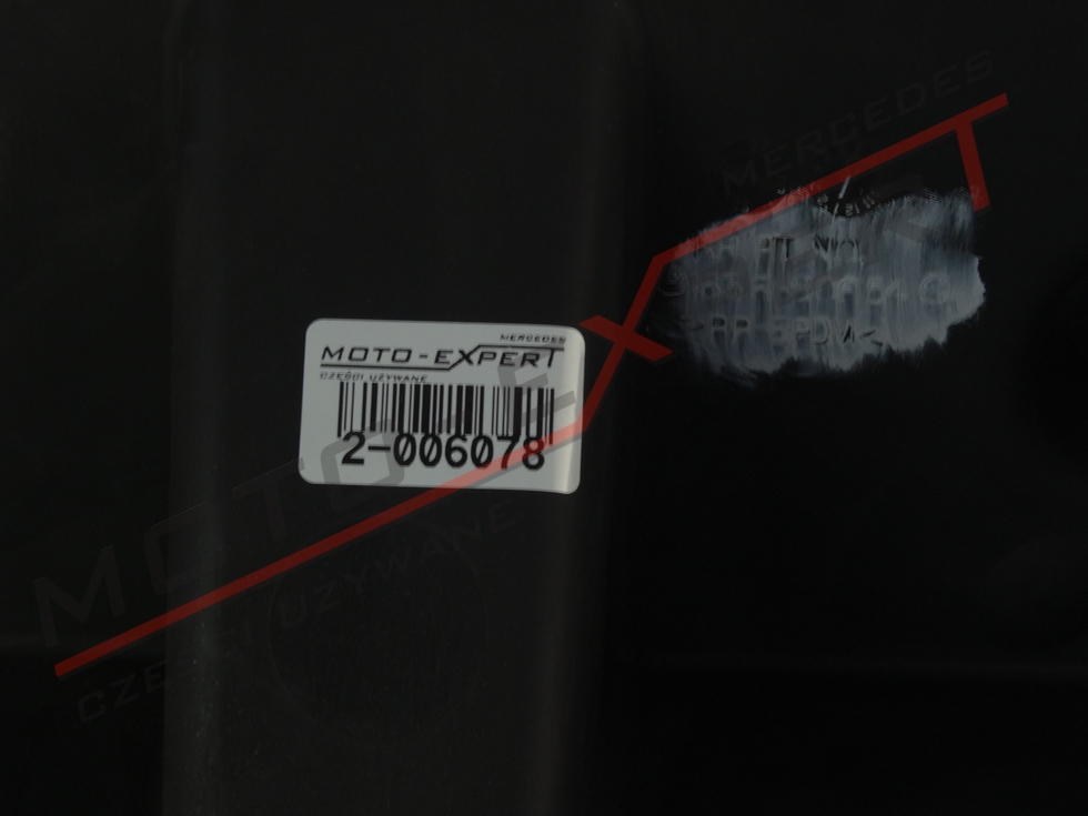 Mercedes ML W163 OSŁONA NAKŁADKA PROGU PRAWA TYLNA Kolor czarny