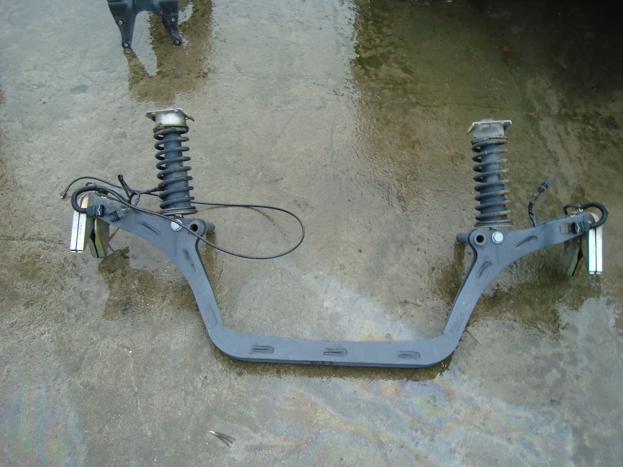 MERCEDES AXOR BELKA WSPORNIK ZAMEK KABINY