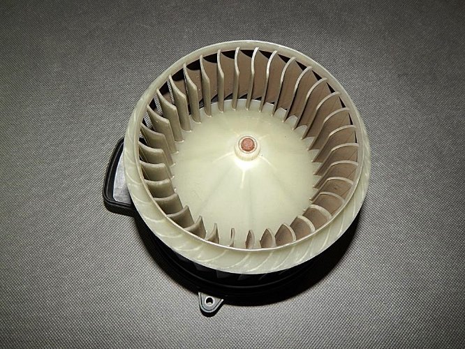 AUDI A7 4G воздуходувка 4H1820021A