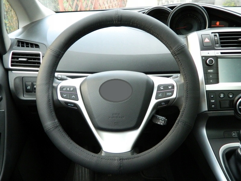 Pokrowiec na kierownice SKÓRA PERFOROWANA 35-37 Producent E-Tomalak