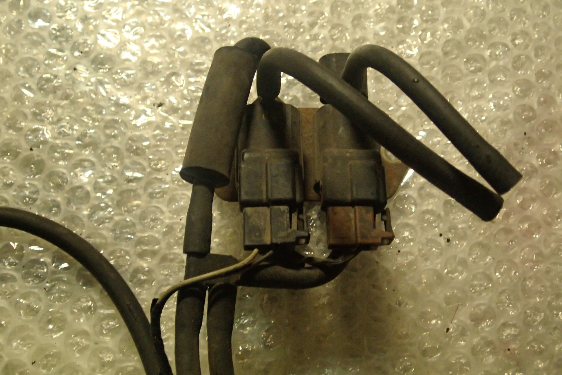 PAJERO III 3.2 DID ЕЛЕКТРОМАГНІТНІ КЛАПАНИ ПЕРЕДНЬОГО МОСТА