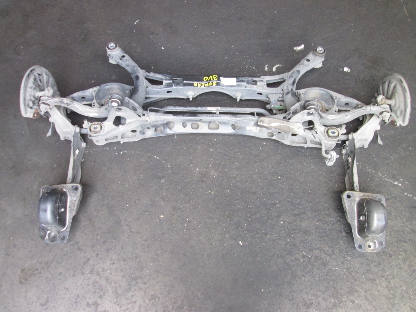 Zawieszenie tylne SKODA SUPERB 3V0 2,0TDI