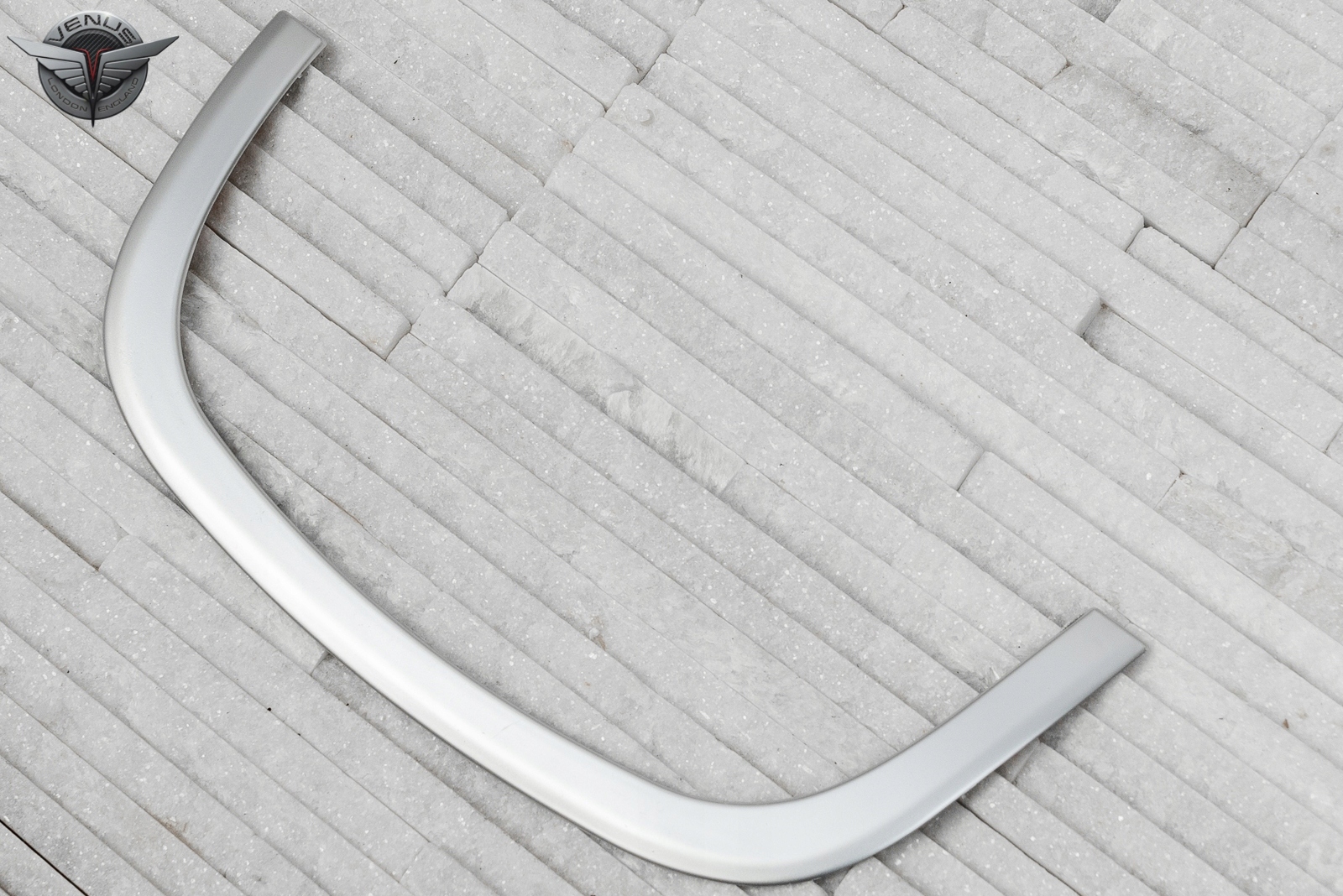 OZDOBNA LISTWA KONSOLI NAWIGACJI MAZDA 3 2014+ EAN (GTIN) 5905226039238