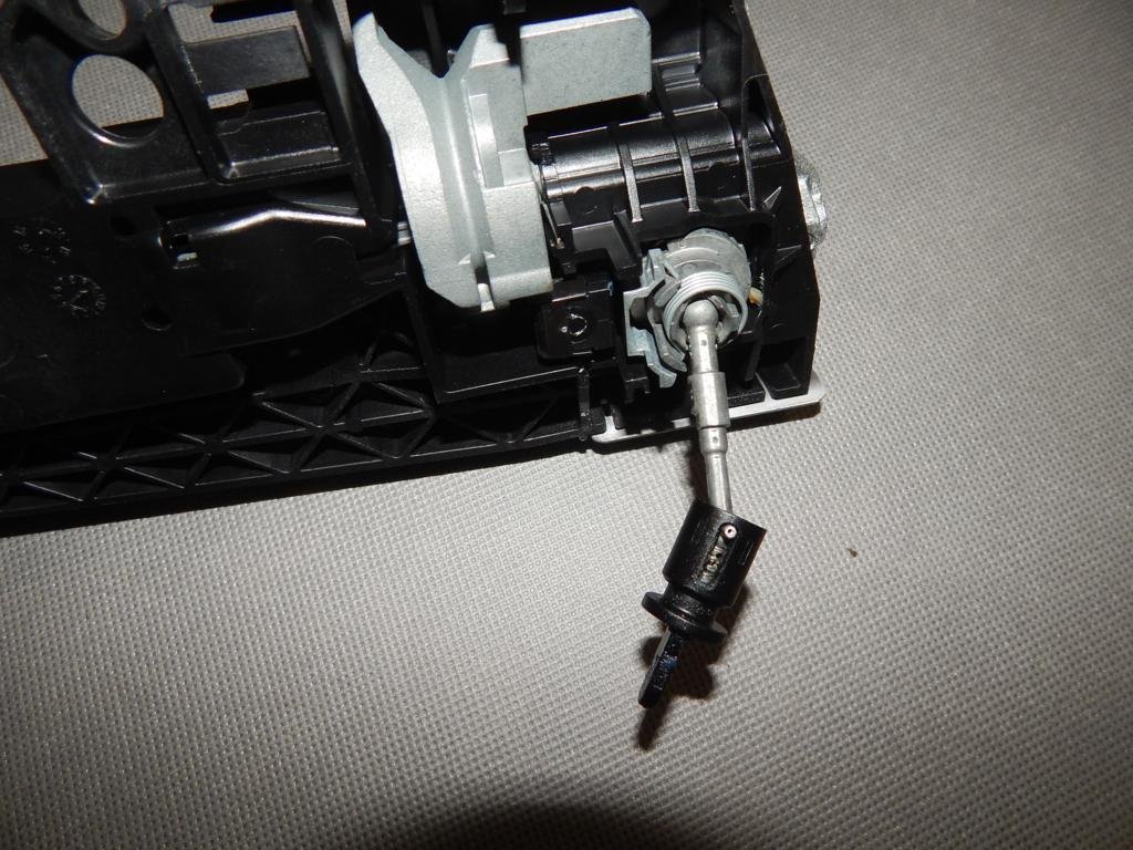 AUDI Q7 4M KLAMKA ZEWNETRZNA LEWY PRZOD LY8S Installation side Left front