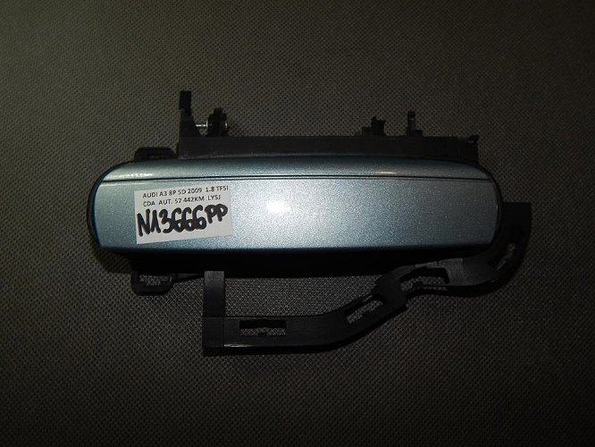 AUDI A3p РУЧКА ZEWNETRZNA ПРАВИЙ ПЕРЕД Ly5j