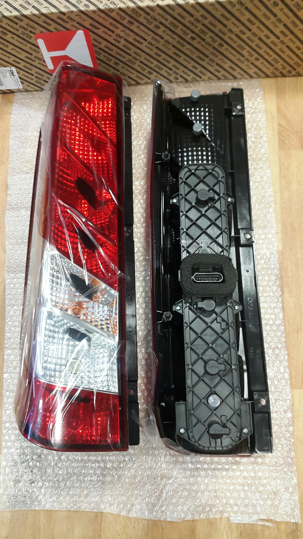 Lampa IVECO DAILY 14 2014 - TYL LEWA - ORYGINAŁ Strona zabudowy lewa