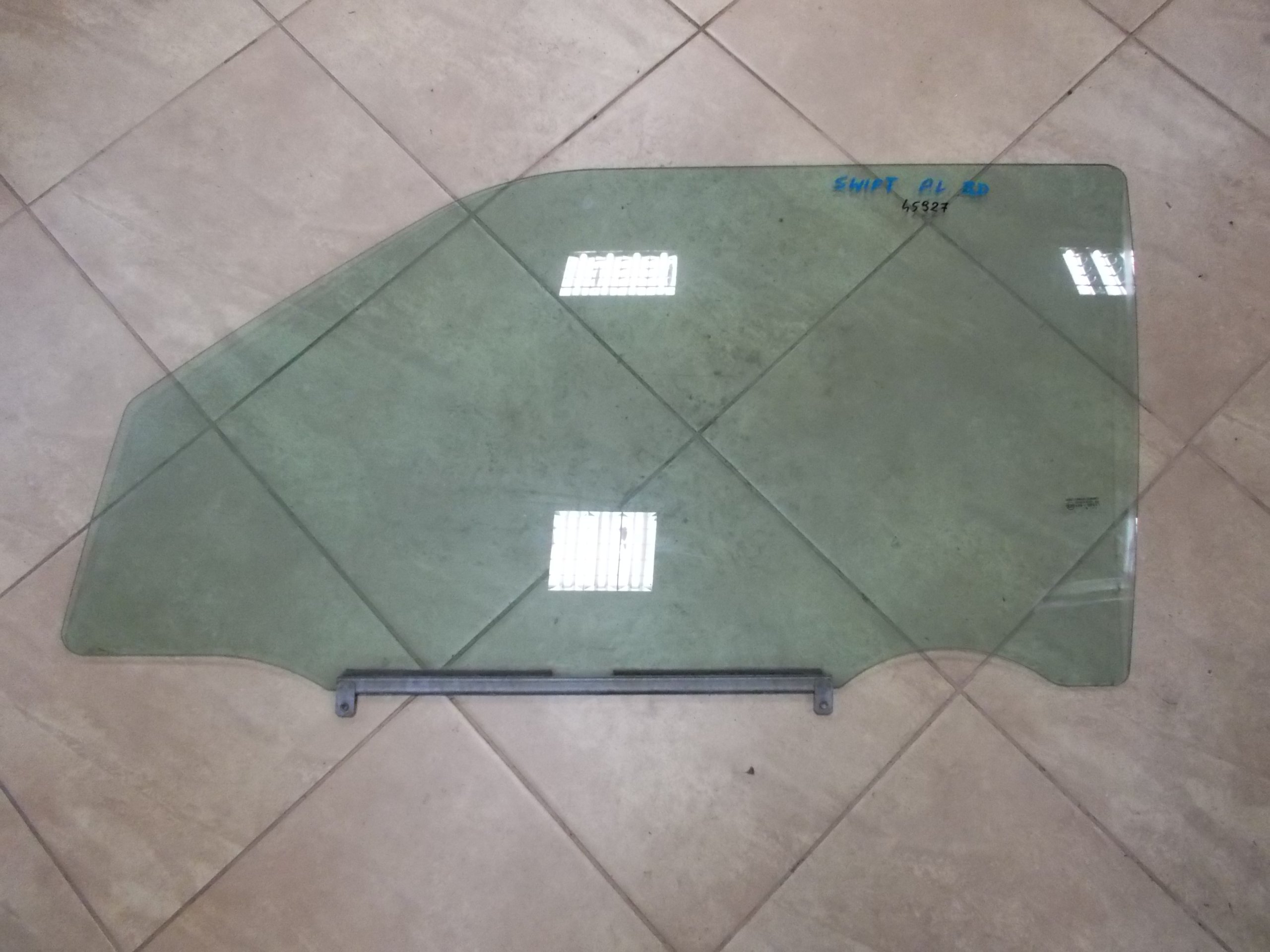 SZYBA SUZUKI SWIFT 3D PRZÓD 05->10 ORYG #