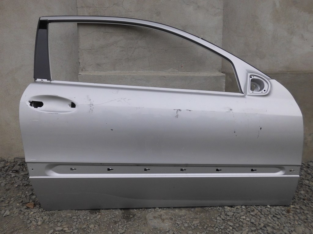 дверь правая MERCEDES C класс W203