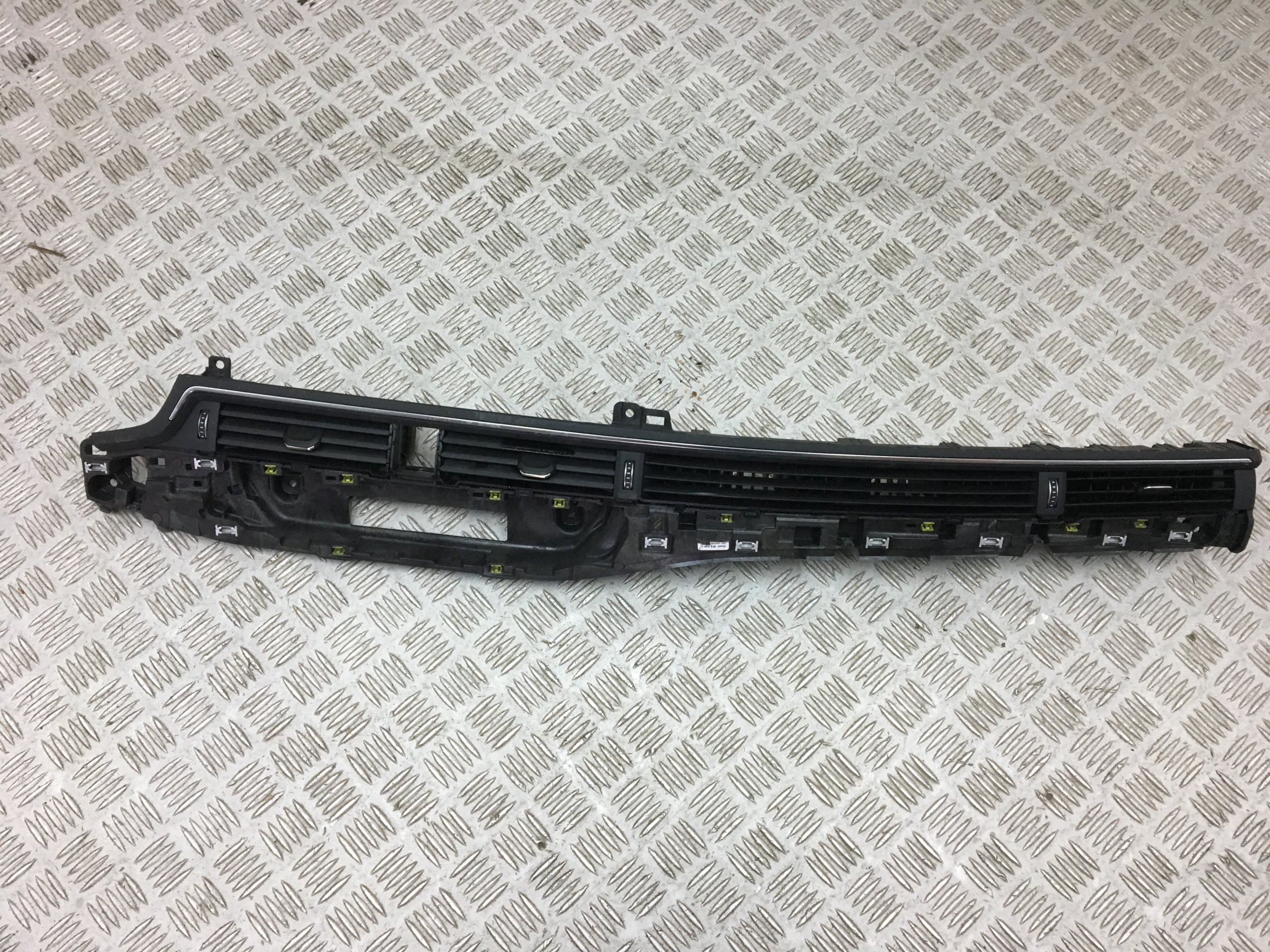 Audi A4 S4 B9 воздухозаборник жалюзи потока воздуха 8W1820902C