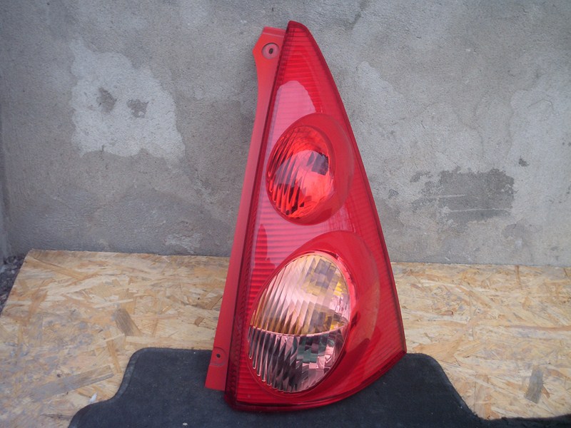 ФАРА ЗАД. ЗАДНЯ ПРАВА PEUGEOT 107 05-12r