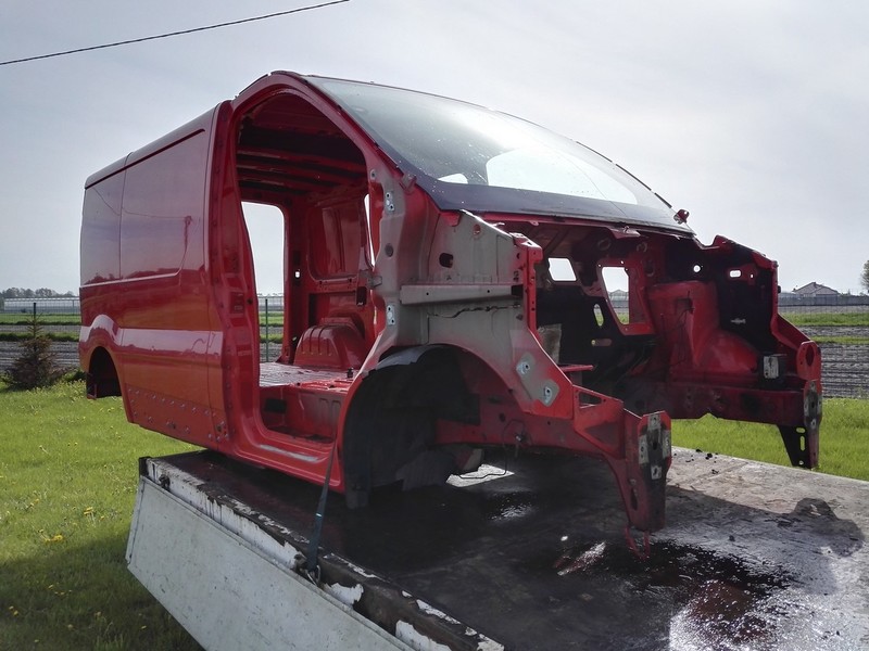 четверть TRAFIC VIVARO PRIMASTAR