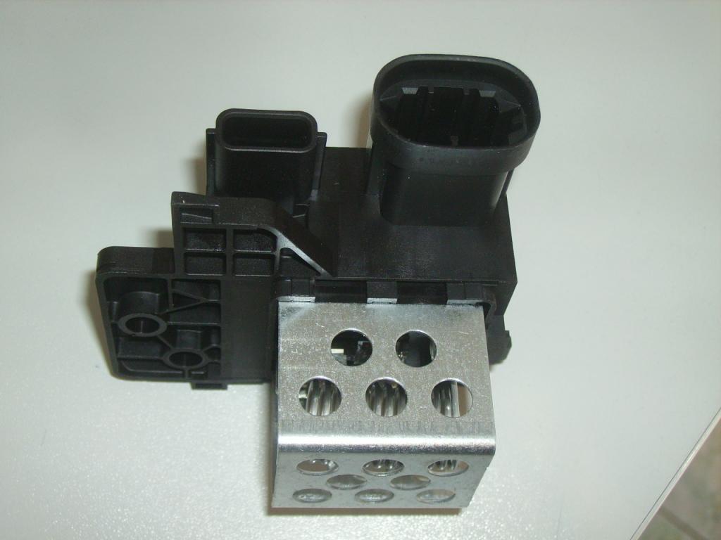 255503792R - Резистор вентилятора Dacia Duster і Duster II OEM