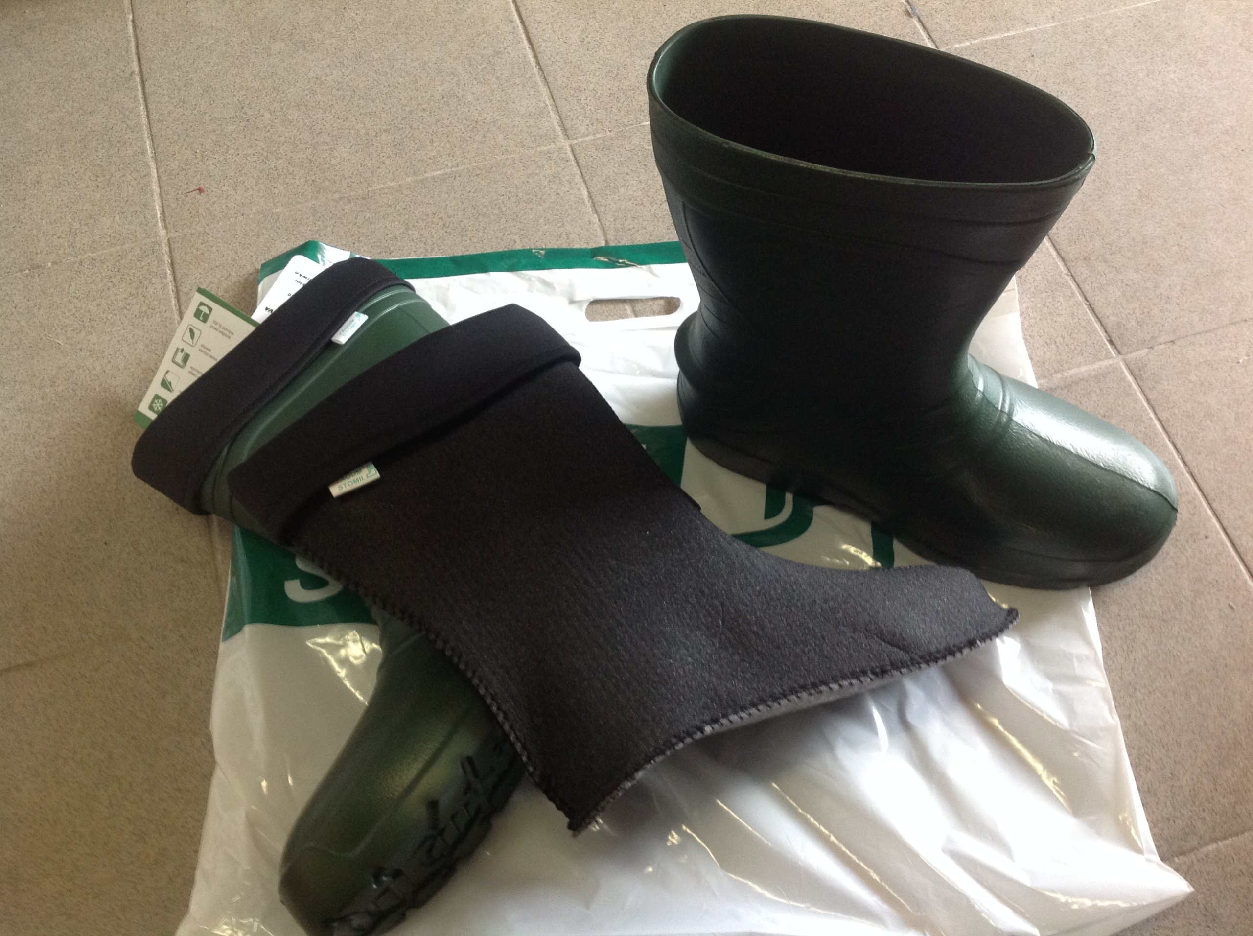 GUMOWCE KALOSZE PIANKOWE EVA LEKKIE OCIEPLANE 46 Kolekcja Kalosze piankowe TORINO