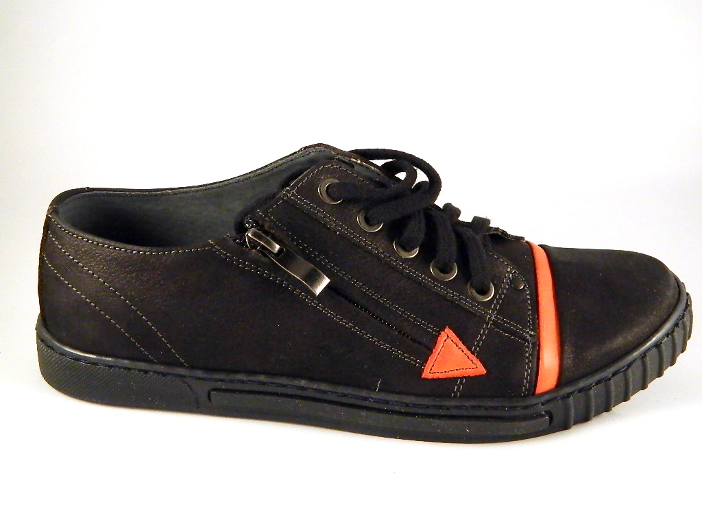 TRAMPKI Z ZAMKIEM PRODUKT POLSKI SKÓRA NAT roz. 37 Tęgość G