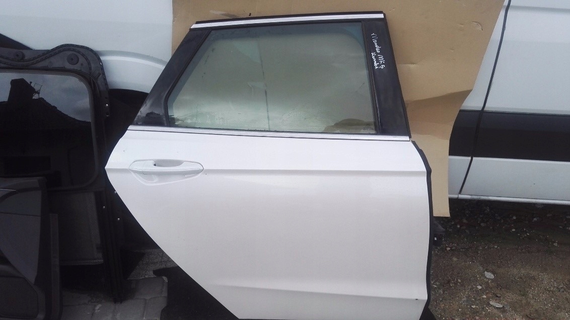 FORD MONDEO MK5 2015 R DRZWI PRAWE TYŁ KOMBI