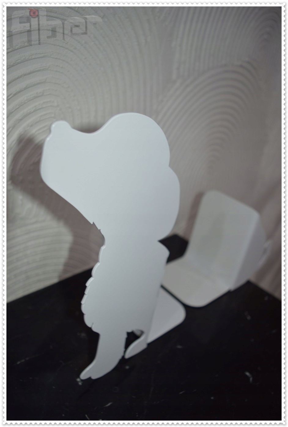 Podpórka do książek - PIESEK - model 3003 Szerokość mebla 51.5 cm