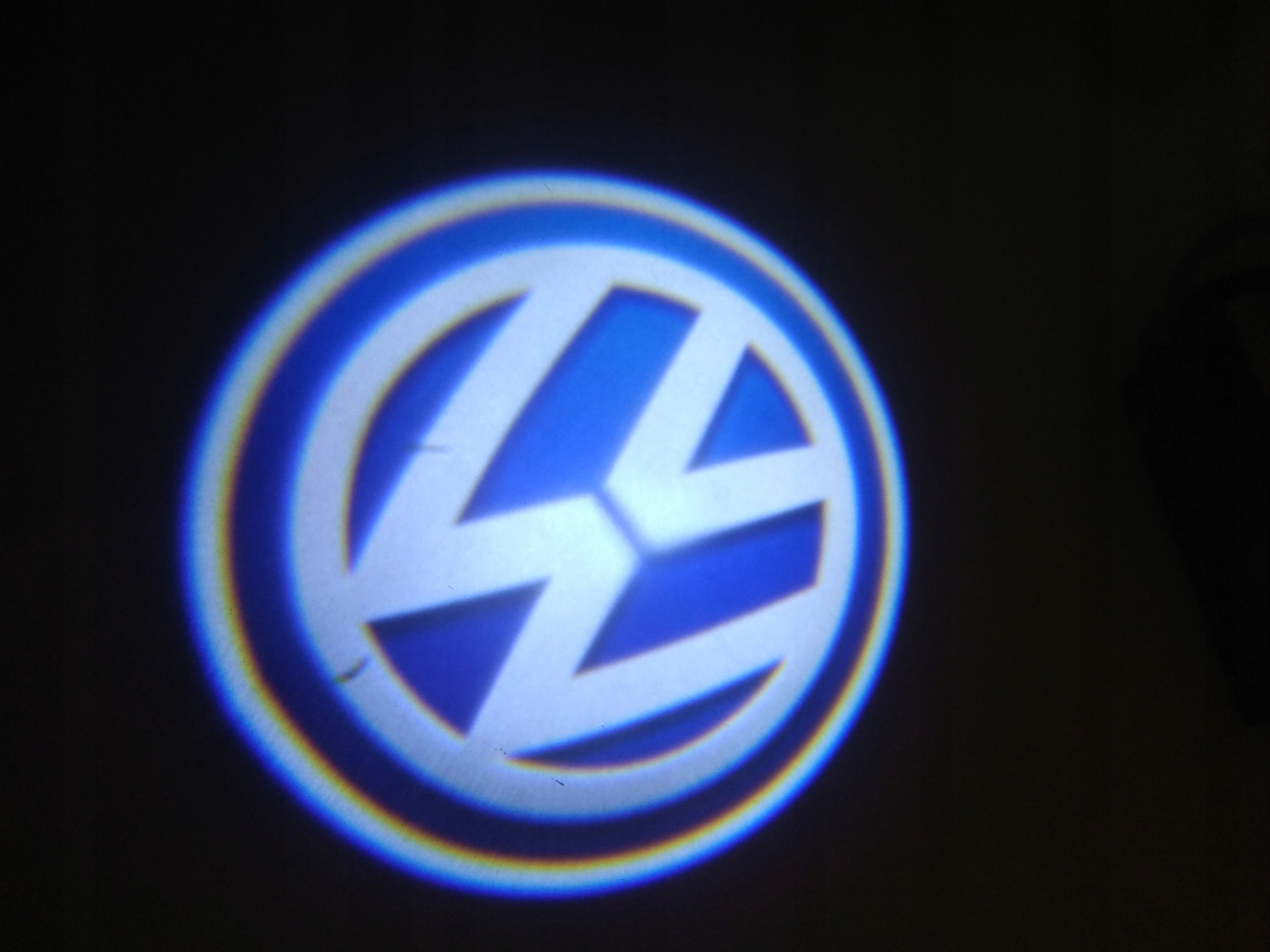 VW LOGO LED Projektory UNIWERSALNE kazdy model Waga produktu z opakowaniem jednostkowym 0.4 kg