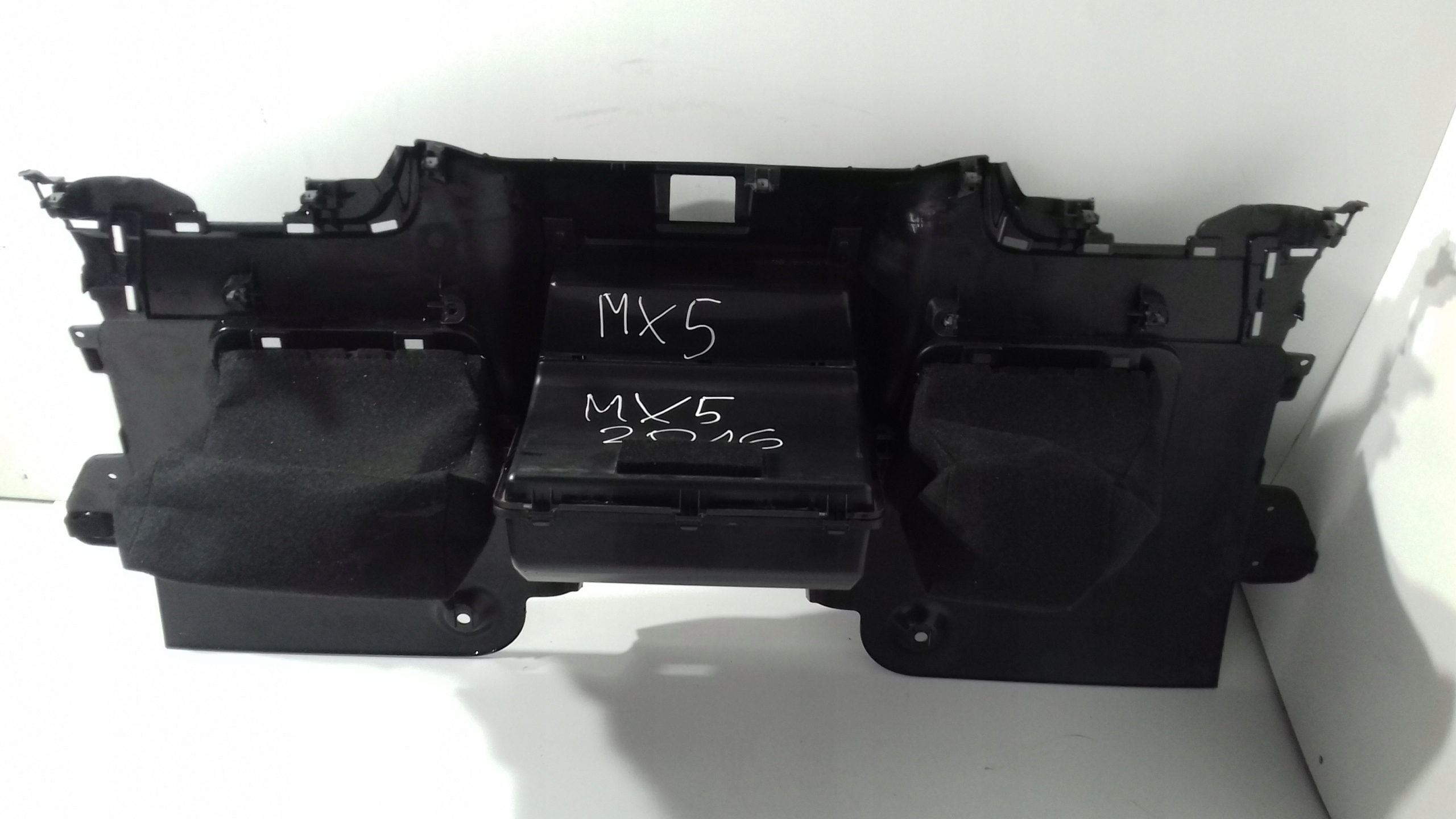 Blende Abdeckung Gehäuse TYLNYCH Sitze MAZDA MX5 2016