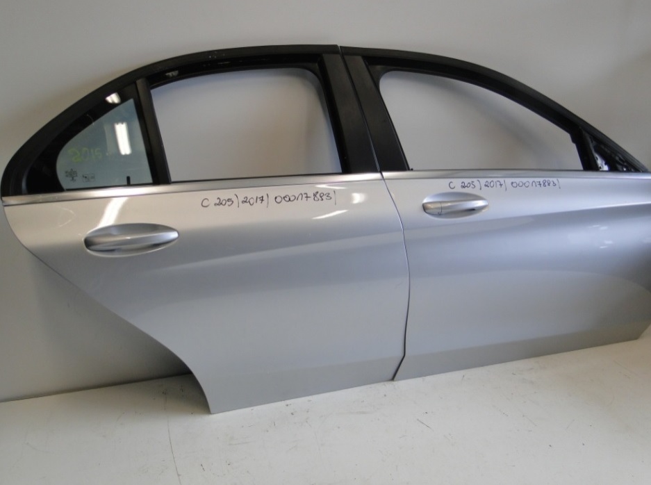 MERCEDES C KLASA W205 205 DRZWI PRZEDNIE PRAWE Strona zabudowy przód - prawa