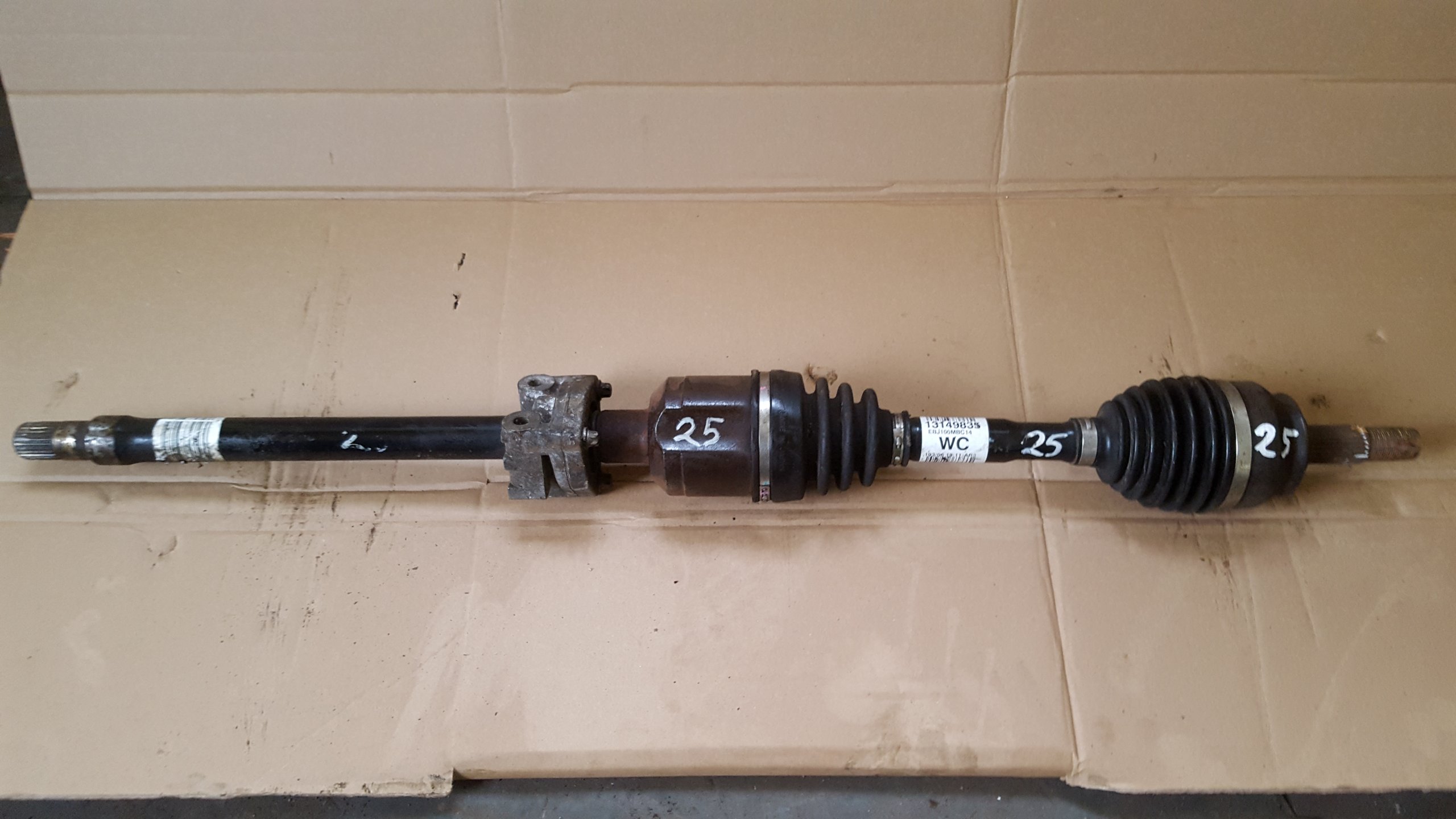 13149835 - ПІВВІСЬ ПРАВИЙ OPEL CORSA D 1.7 CDTI