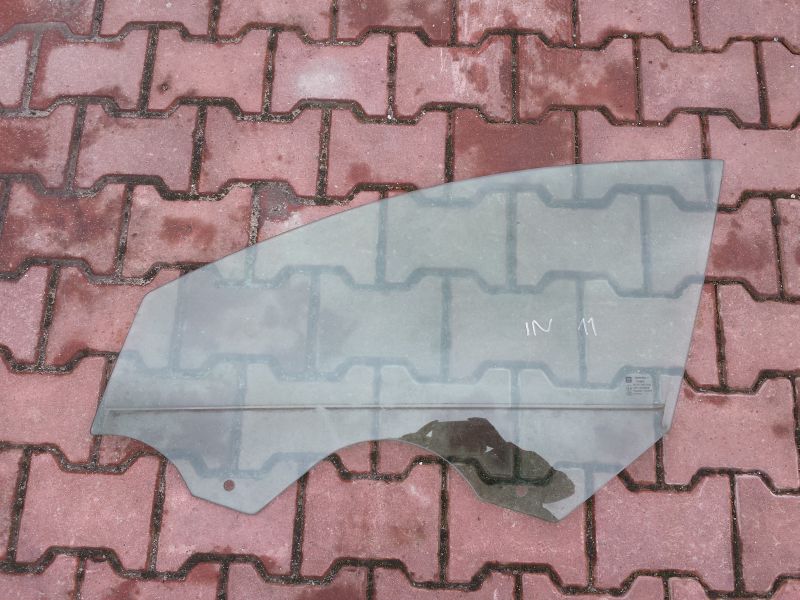 Szyba przod przednia boczna Opel INSIGNIA 2011