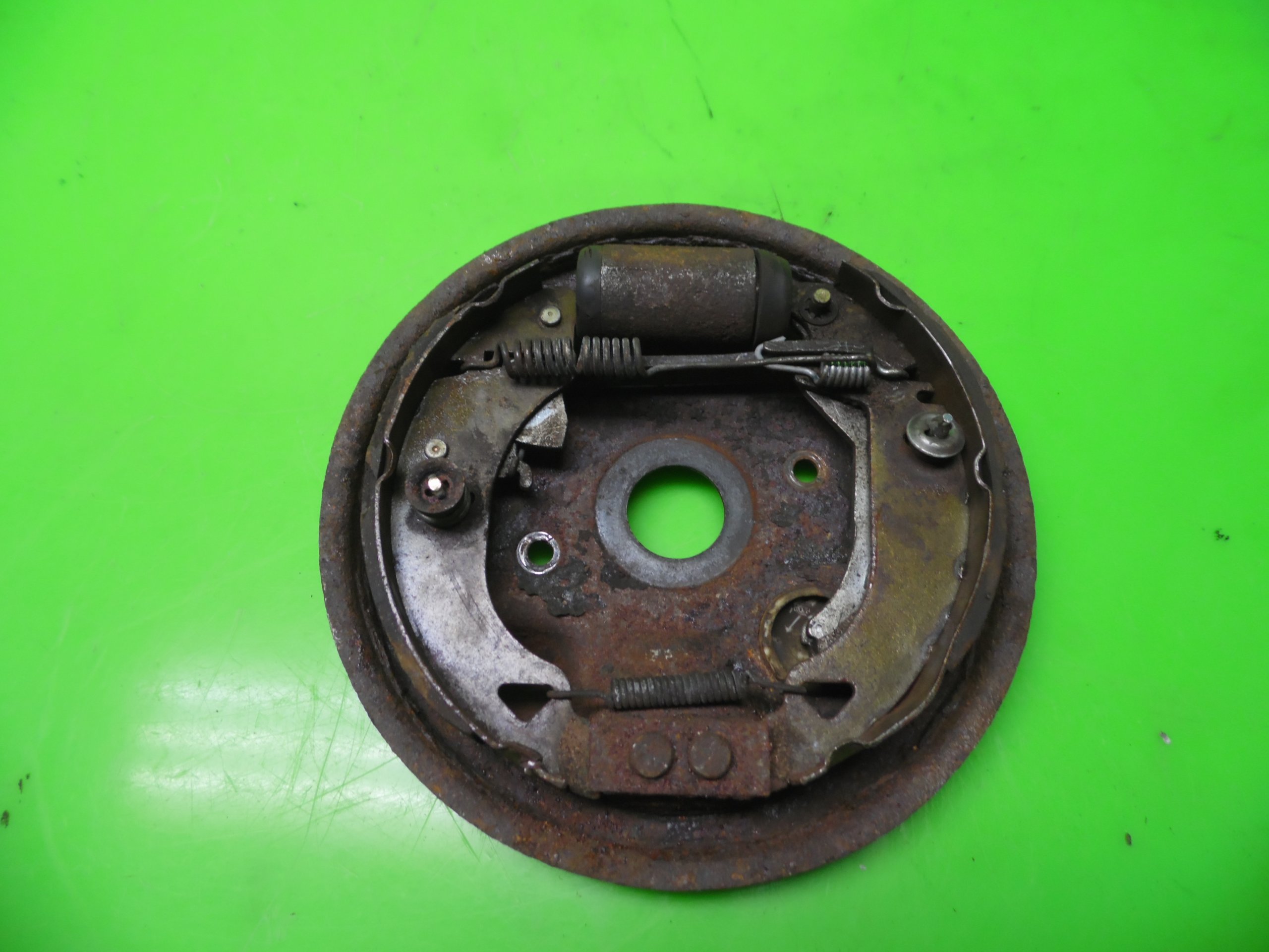 TARCZA KOTWICZNA TYŁ LEWA FIAT PUNTO I 1.1 SPI 8V