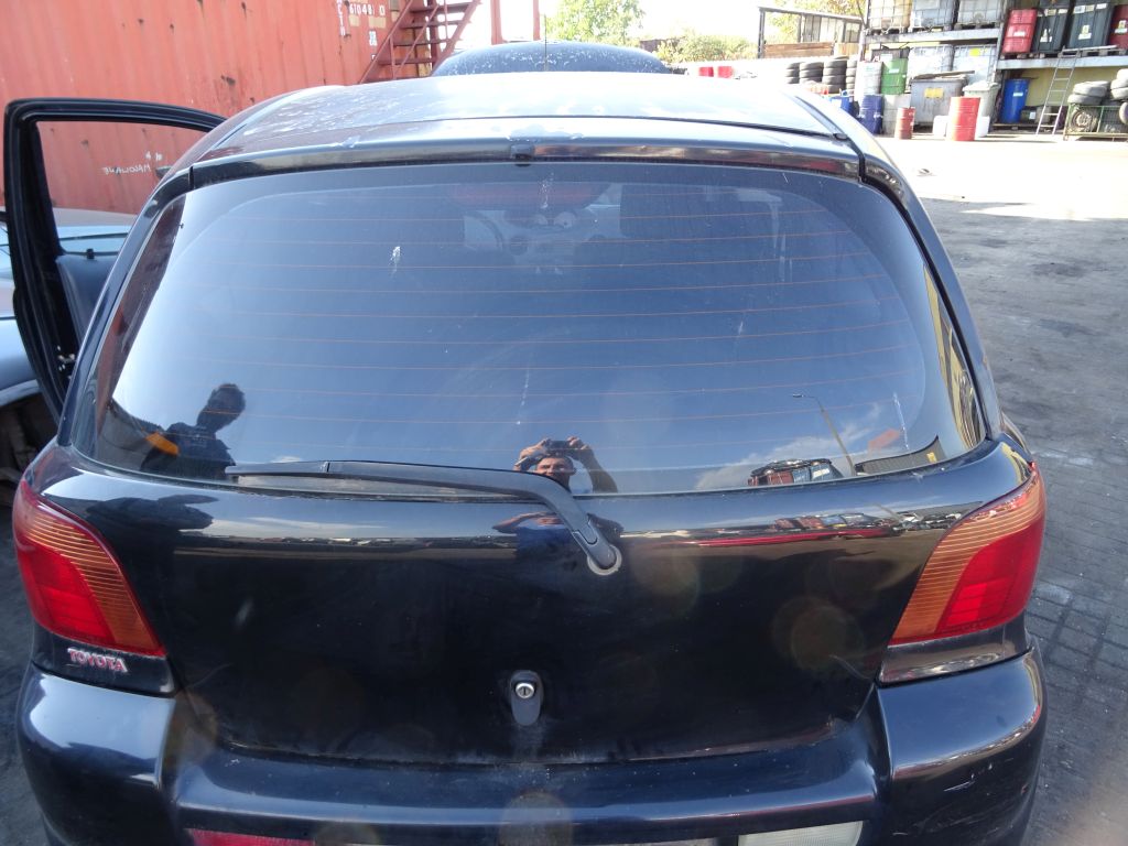 Toyota Yaris and boot door rear