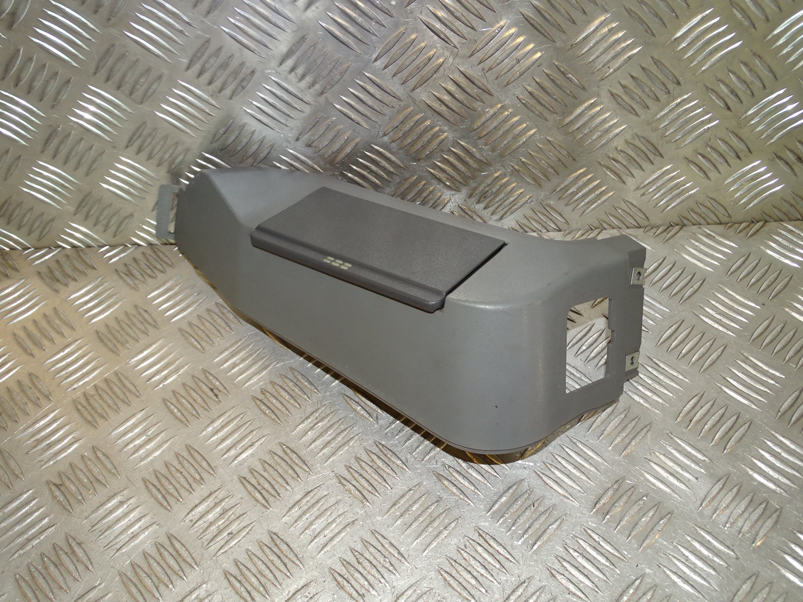 IVECO STRALIS 02-12 E3 / 4/5 ASHTRAY LEFT