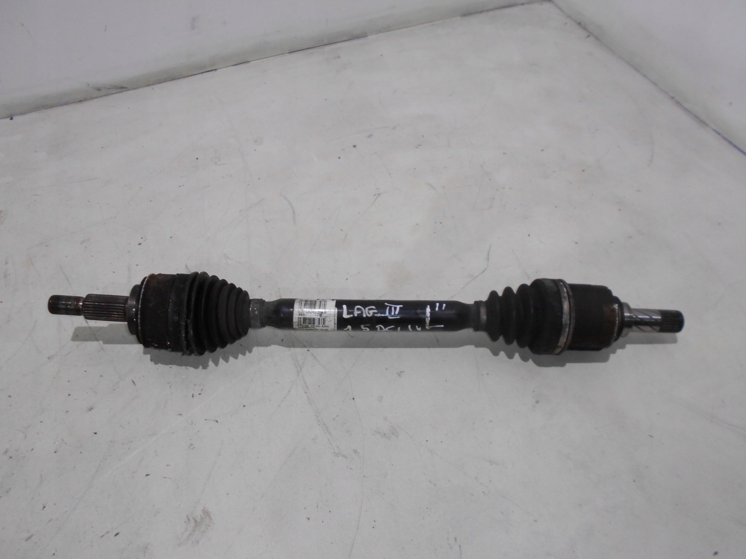 LAGUNA 3 III 1.5 DCI semi-axis left 8200538941