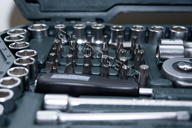 MANNESMANN ZESTAW KLUCZE NASADOWE 215 ELEMENTOW Mark Other