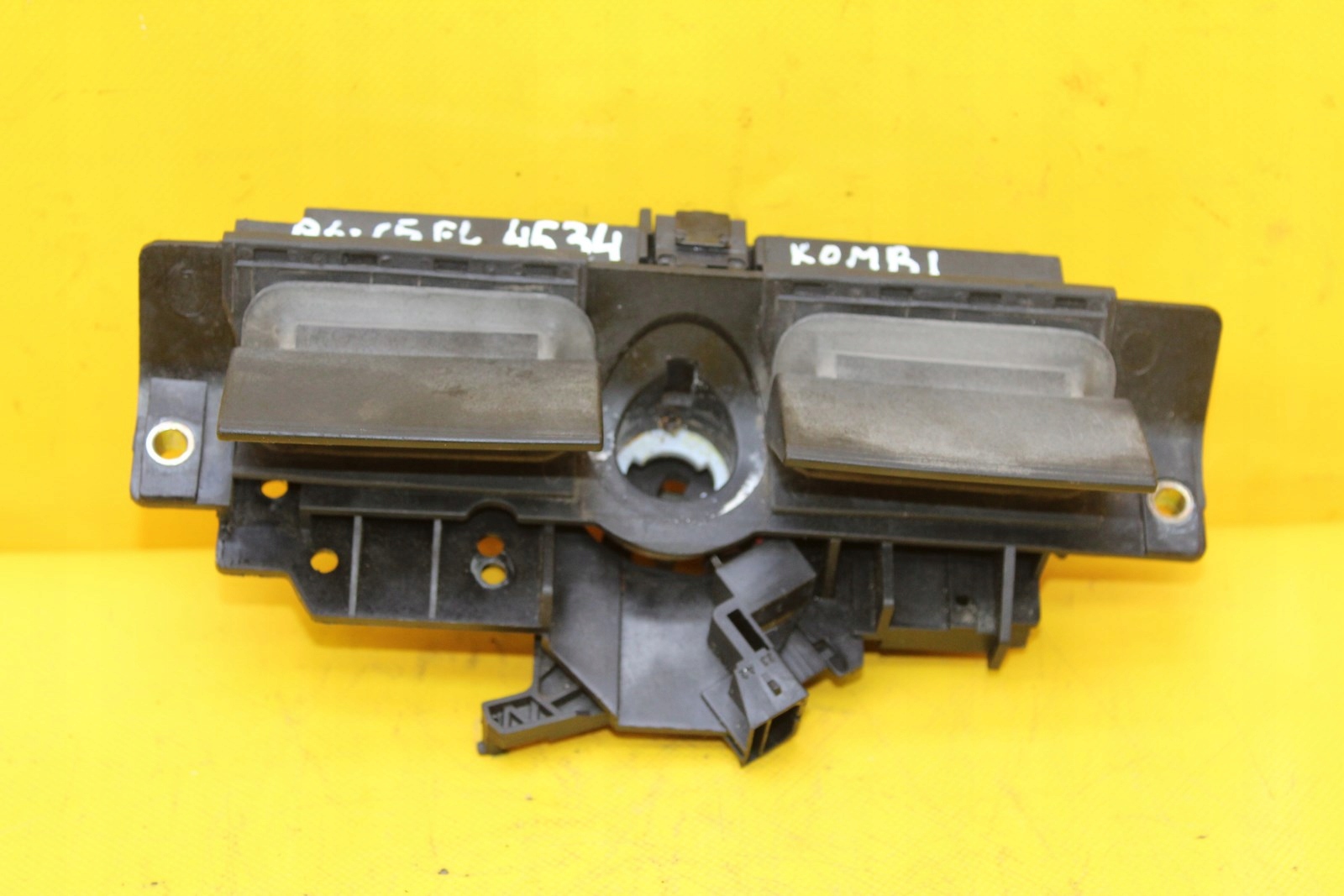 KLAMKA KLAPY BAGAZNIKA A6 C5 FL KOMBI 4B0827565H