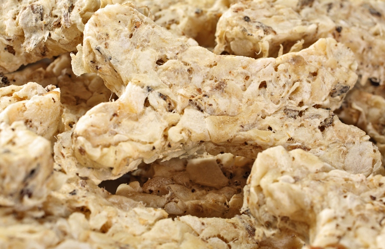 Levně Přírodní Kost S Žvýkačem Pro Psy Bow Wow 30ks