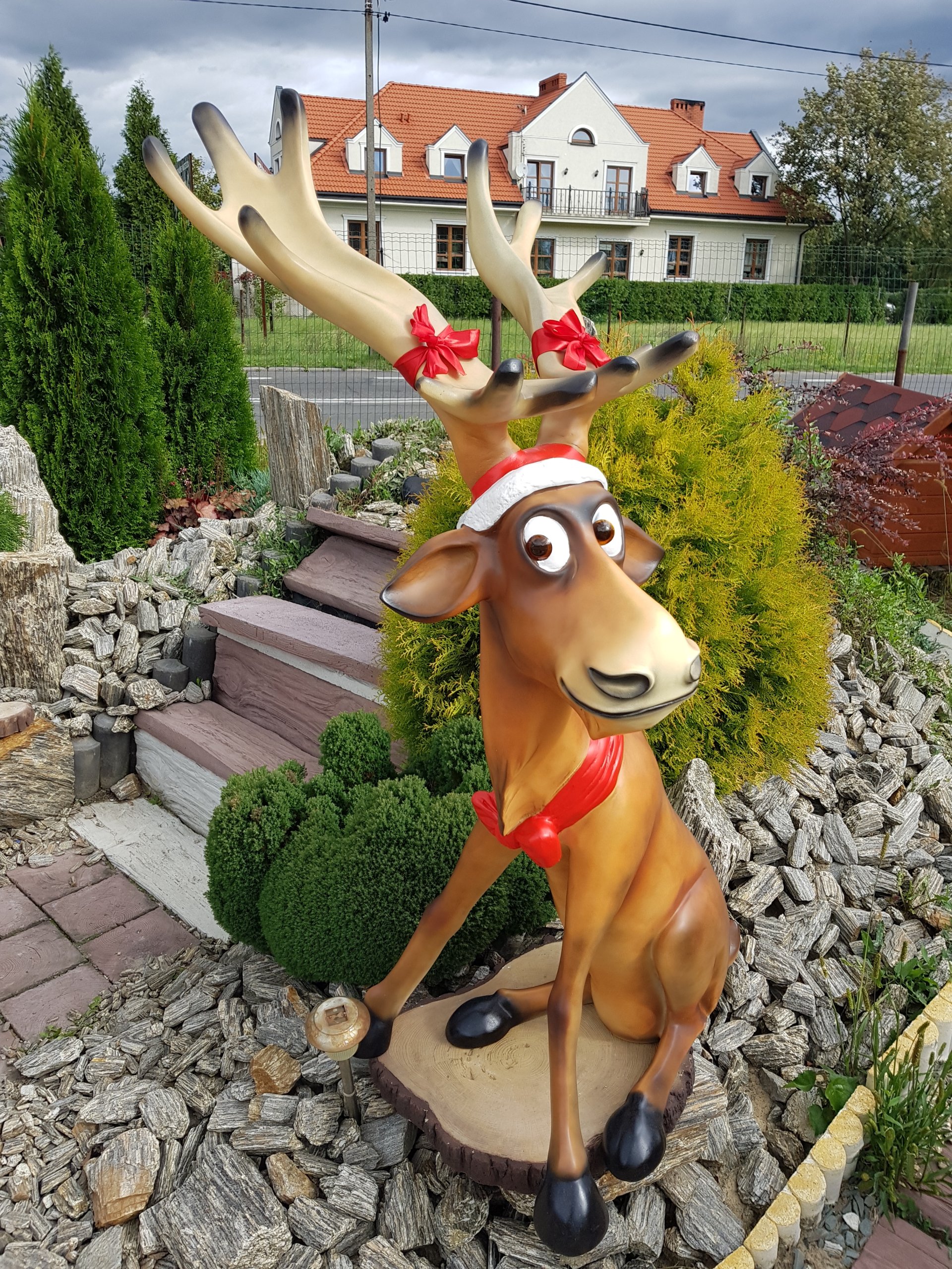 FIGURKA OGRODOWA - ŚMIESZNY RENIFER XXL MODEL I Motyw zwierzęta