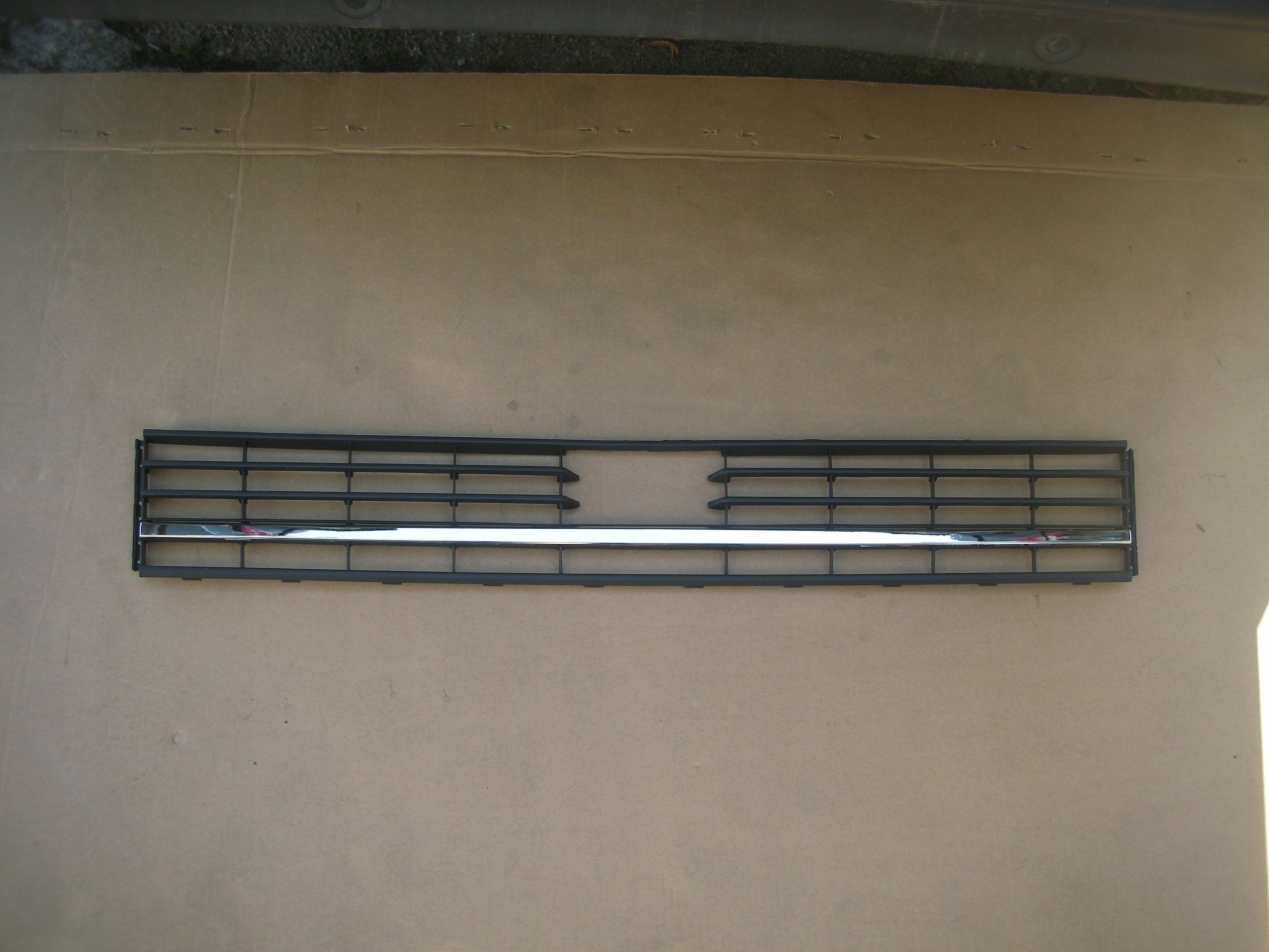 VW LIFT T6 2015-18 решітка бампера хром 7e0 радар