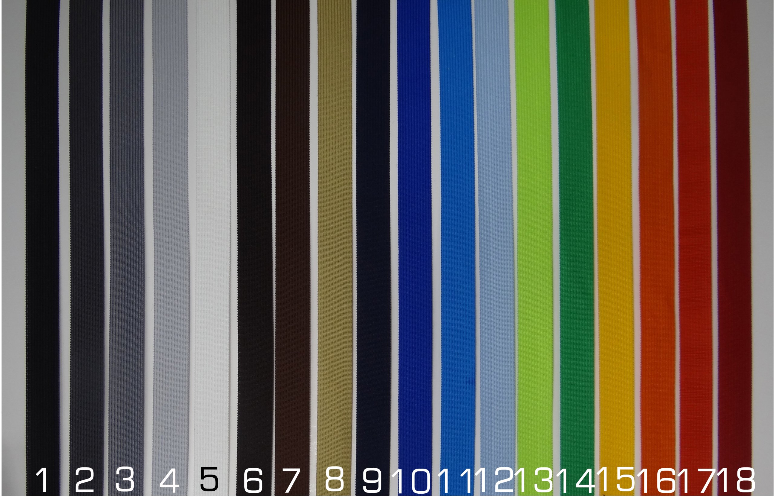 Peugeot 3008 09- dywaniki welurowe stopery kolory Producent Wirtual