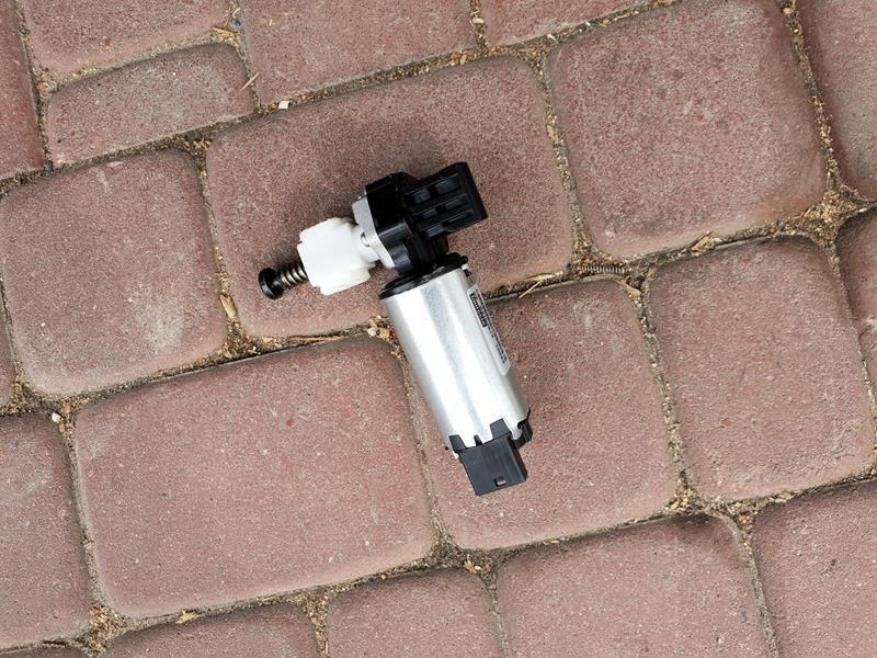 Silniczek regulacji fotela Zafira C 835706610