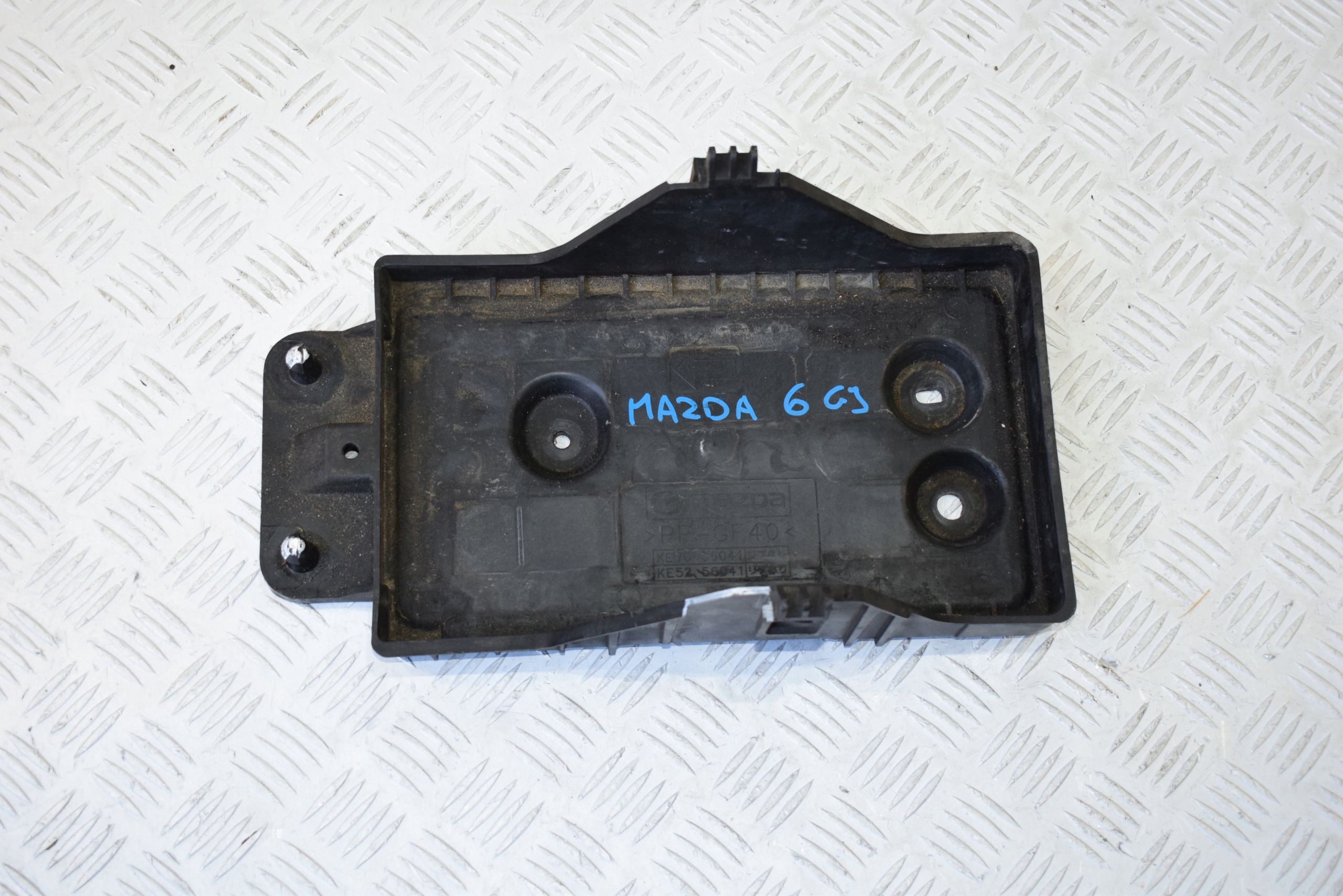 DRŽAČ AKUMULATORA MAZDA 6 VI GJ LIFT 2,2 D