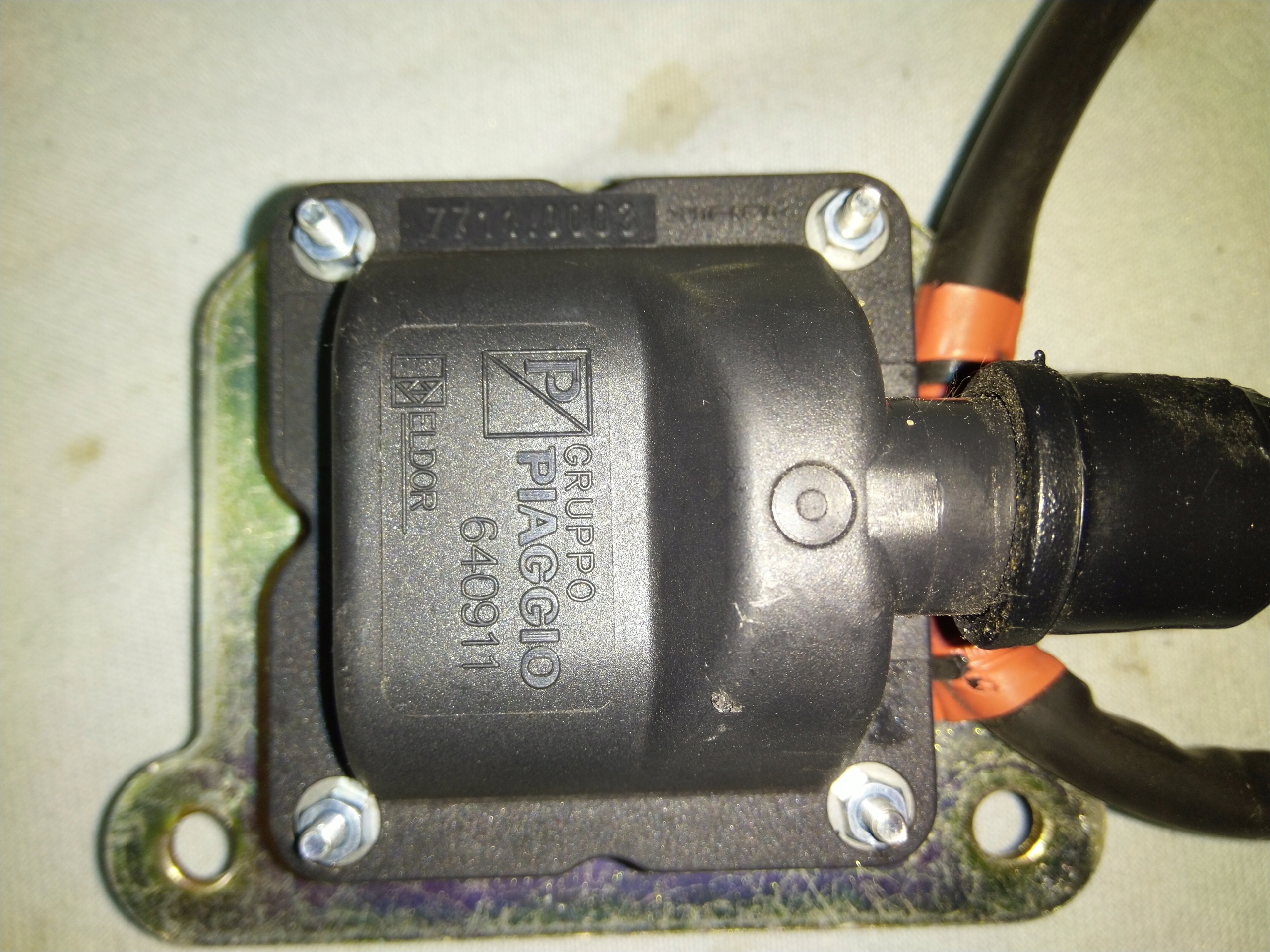 APRILIA SCARABEO 300 2011r cewko-moduł zapłonowy