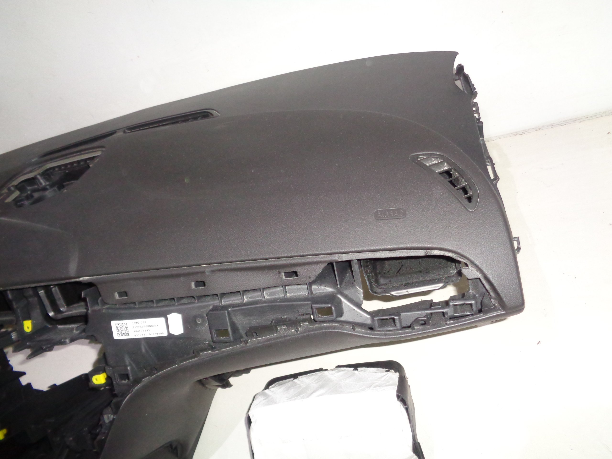 OPEL CORSA E DESKA KONSOLA AIRBAG PASY KOMPLET Producent części Opel OE