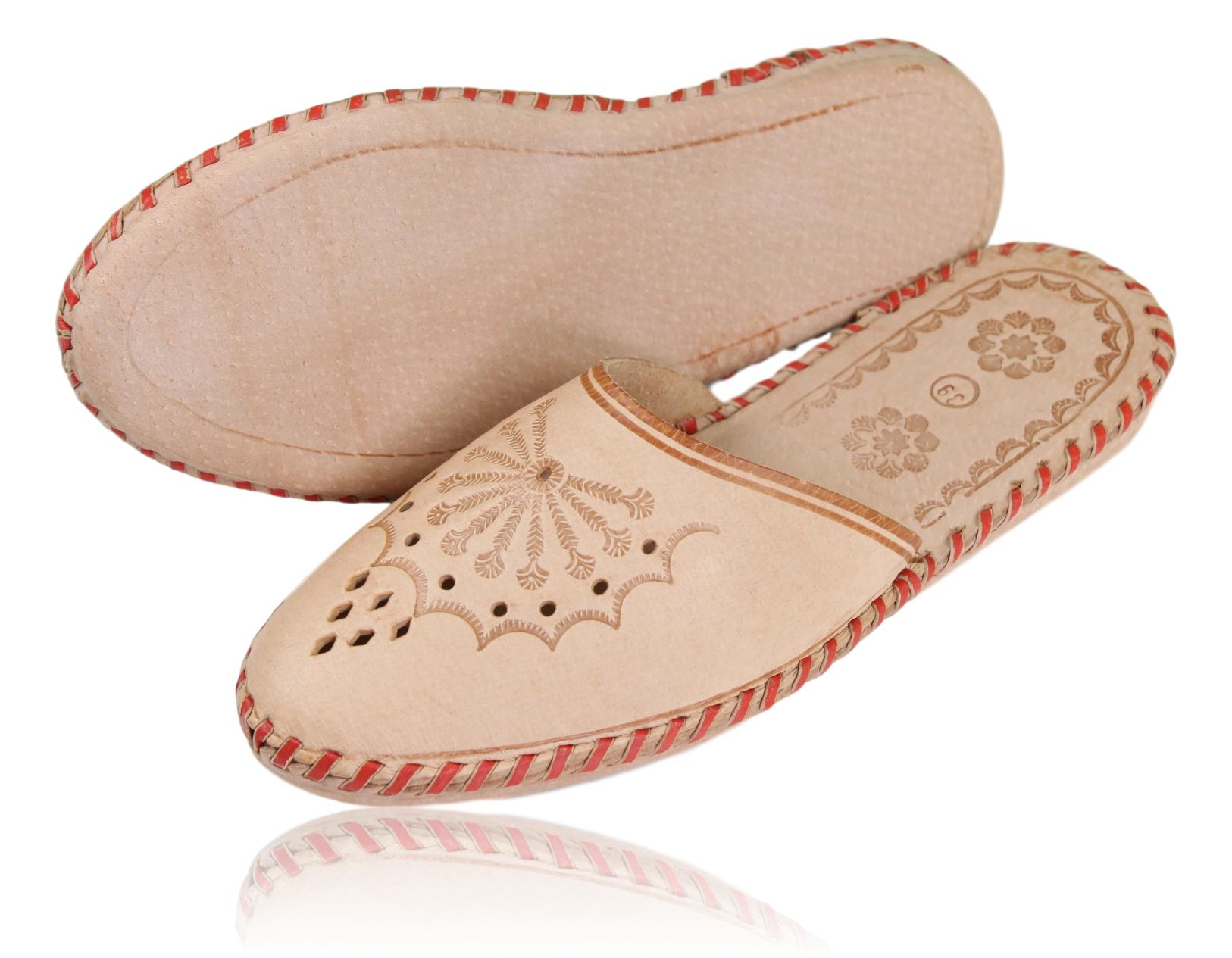 Kapcie regionalne klapki damskie skórzane 1120 40 Marka inna