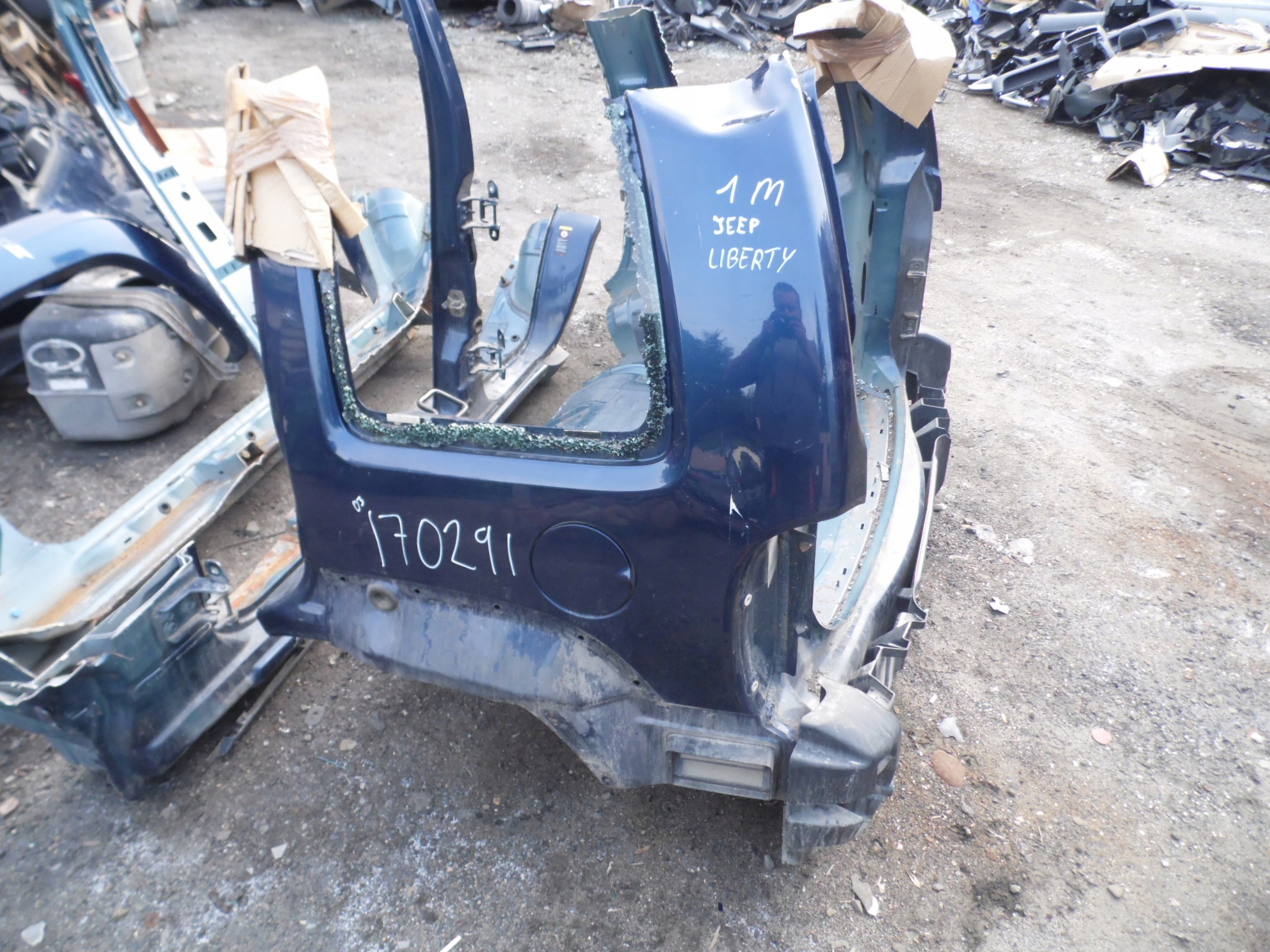 BŁOTNIK JEEP TYŁ ĆWIARTKA LIBERTY Producent części Jeep OE