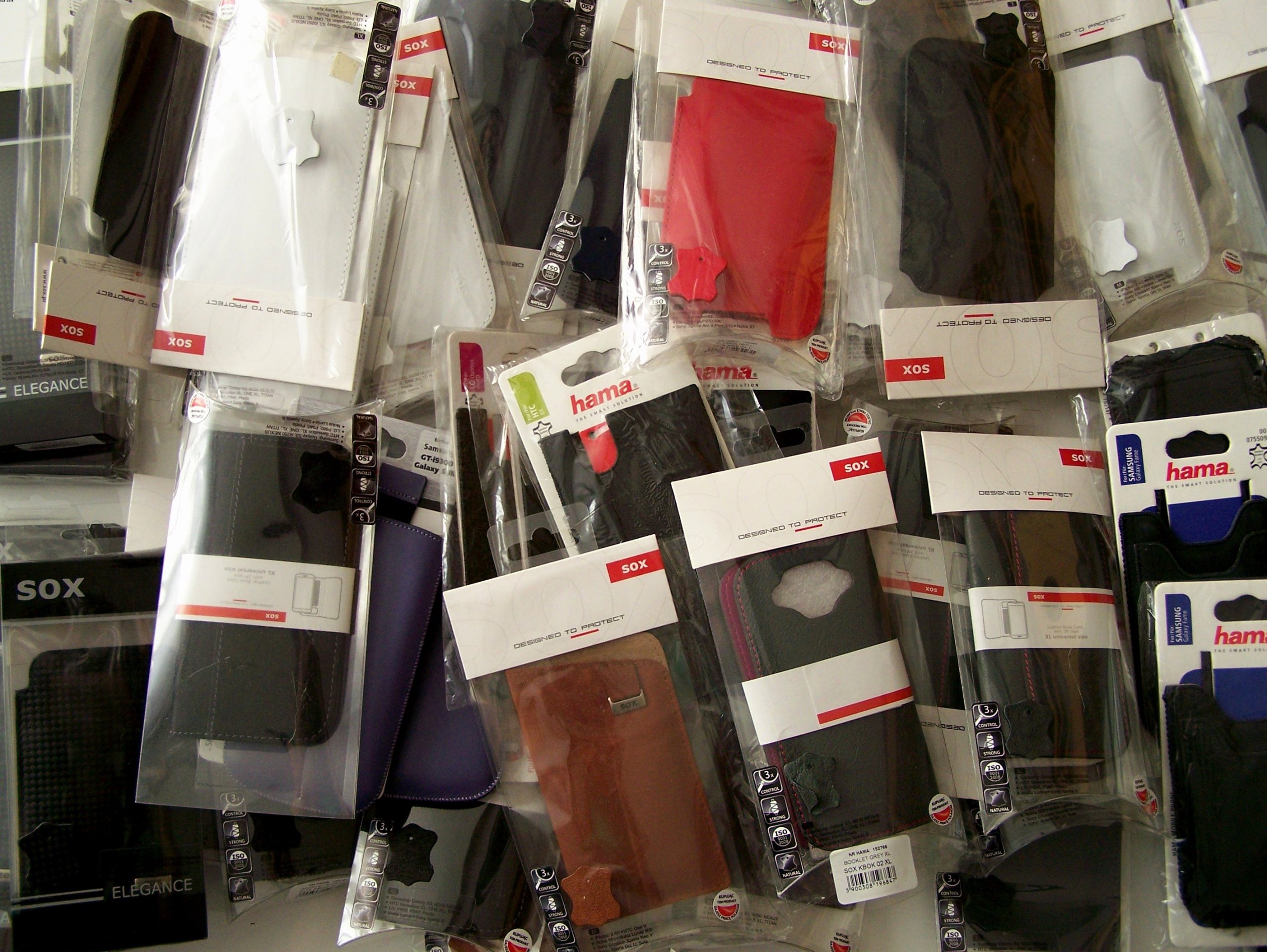 ZESTAW ETUI UNIWERSALNE NOWE 50 szt HAMA SOX SKÓRA Marka inny