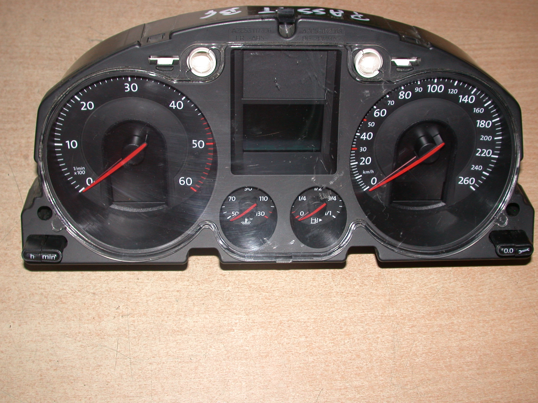 спидометр часы vw PASSAT B6 2.0 tdi 3C0920860H