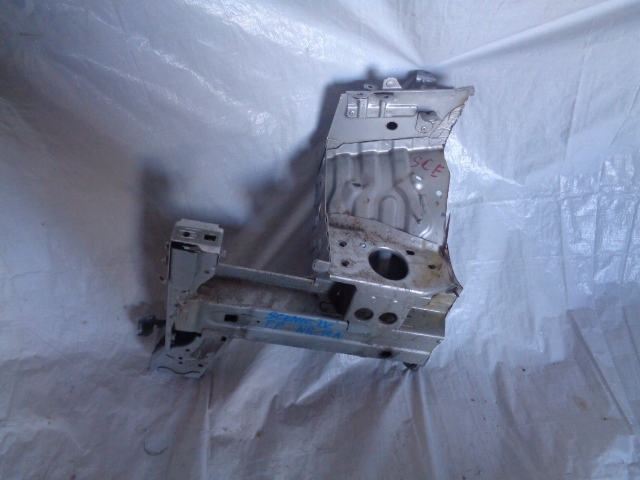 SCENIC 4 IV 17- PODŁUZNICA CWIARTKA PRAWA FARTUCH Typ samochodu Samochody osobowe