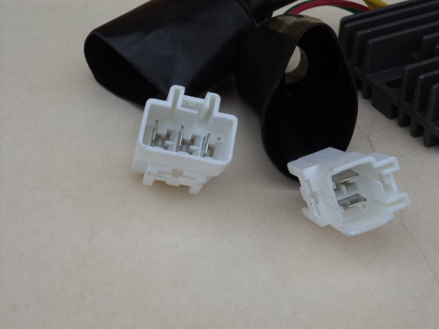 REGULATOR NAPIĘCIA HONDA CBF1000 ABS SC58 SC64 Numer katalogowy części 500