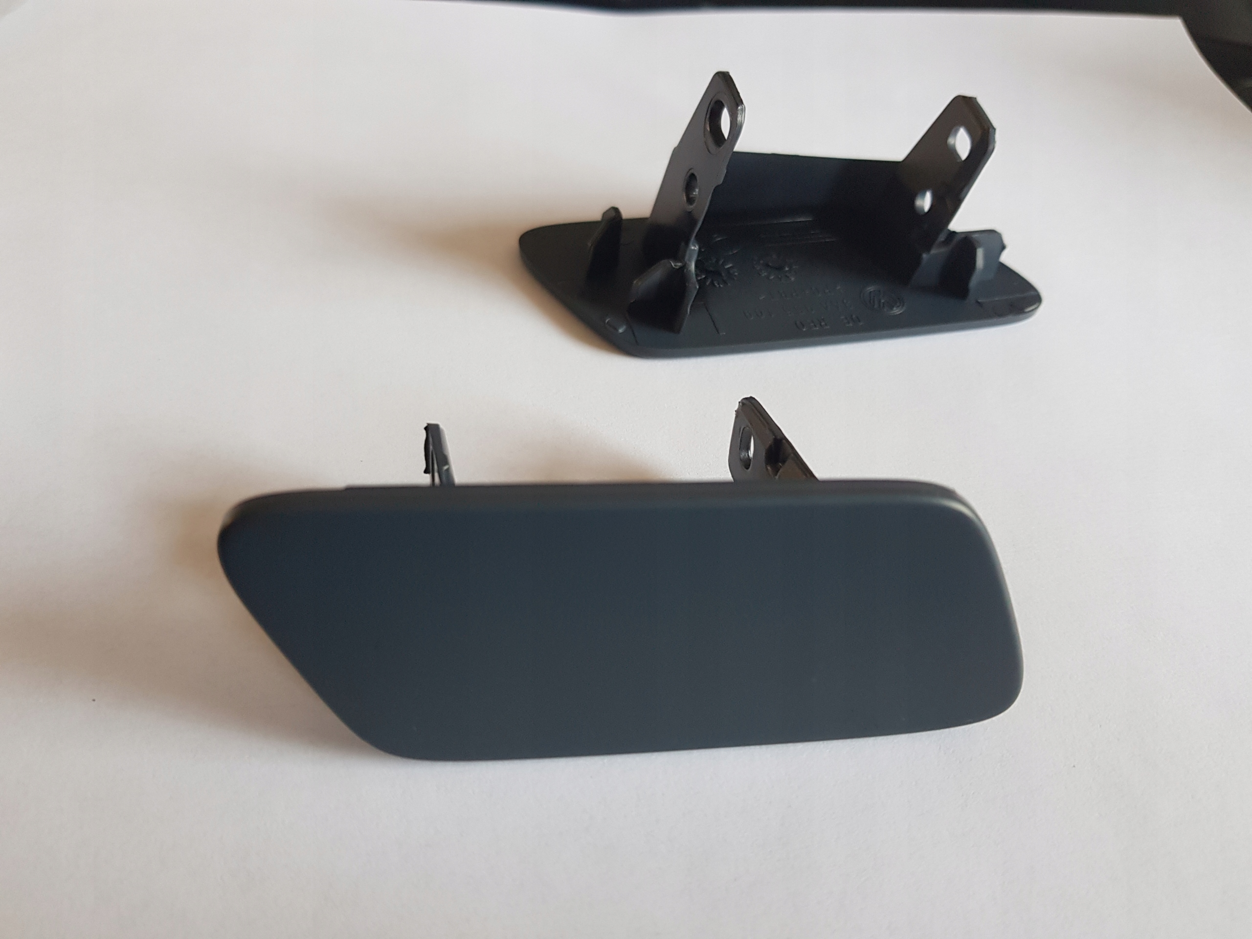 3AA955109 3AA955110 - Кришка омивача VW PASSAT B7*